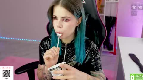 Snapshot of hellokittyalice chatting on October 21, 10:05 am Alice online show from October 21, 10:05 am