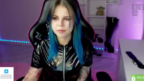 Snapshot of hellokittyalice chatting on November 22, 2:05 pm Alice online show from November 22, 2:05 pm