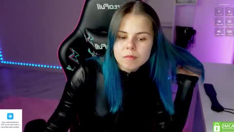 Snapshot of hellokittyalice chatting on December 2, 1:28 pm Alice online show from December 2, 1:28 pm