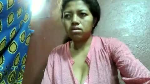 Snapshot of henitsaldy chatting on October 6, 6:00 am henitsaldy online show from October 6, 6:00 am