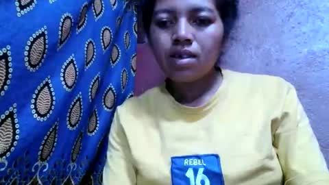 Snapshot of henitsaldy chatting on October 10, 7:02 pm henitsaldy online show from October 10, 7:02 pm