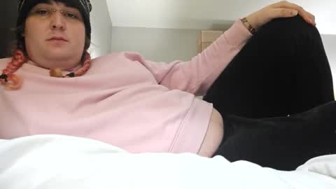 henmasterson online show from December 15, 1:04 pm