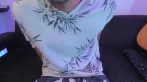 henrik_senn online show from April 17, 10:40 am