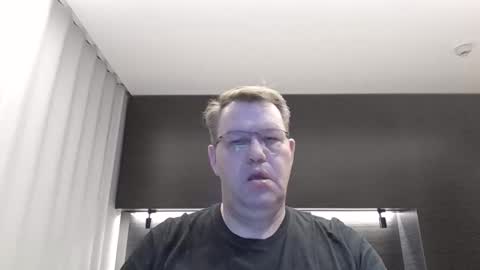 Snapshot of henrikrp1971 chatting on January 1, 9:41 pm henrikrp1971 online show from January 1, 9:41 pm