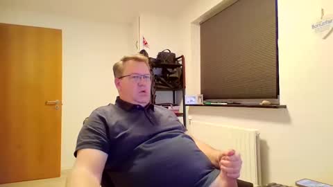 Snapshot of henrikrp1971 chatting on February 20, 4:57 pm henrikrp1971 online show from February 20, 4:57 pm