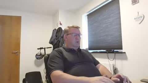 Snapshot of henrikrp1971 chatting on September 13, 12:38 pm henrikrp1971 online show from September 13, 12:38 pm