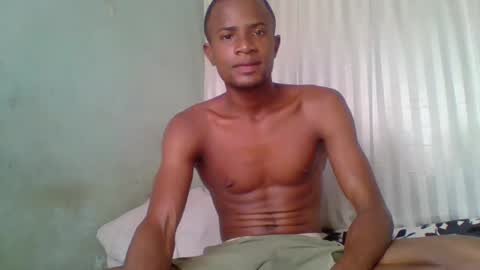 Snapshot of henriotflavien20 chatting on December 7, 5:26 am Adrian Honey online show from December 7, 5:26 am