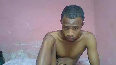 Snapshot of henriotflavien20 chatting on December 10, 4:24 am Adrian Honey online show from December 10, 4:24 am