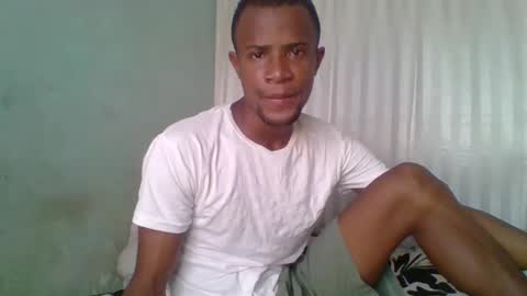 Snapshot of henriotflavien20 chatting on December 14, 6:02 am Adrian Honey online show from December 14, 6:02 am