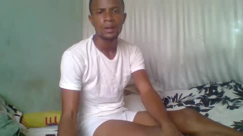 Snapshot of henriotflavien20 chatting on December 14, 11:07 am Adrian Honey online show from December 14, 11:07 am