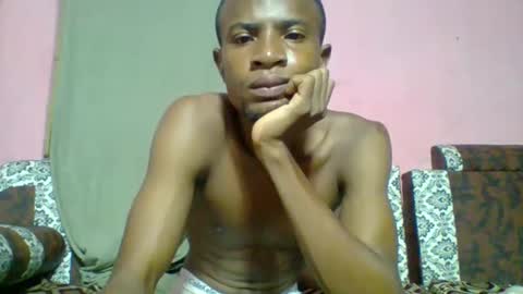 Snapshot of henriotflavien20 chatting on December 14, 10:18 pm Adrian Honey online show from December 14, 10:18 pm