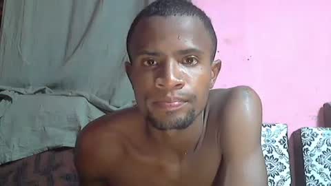 Snapshot of henriotflavien20 chatting on December 15, 7:21 pm Adrian Honey online show from December 15, 7:21 pm