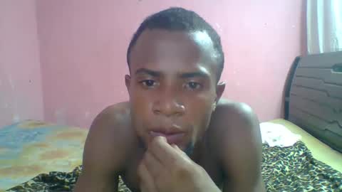 Snapshot of henriotflavien20 chatting on December 21, 11:44 am Adrian Honey online show from December 21, 11:44 am