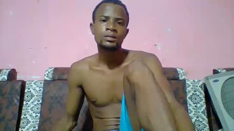 Snapshot of henriotflavien20 chatting on December 26, 6:09 am Adrian Honey online show from December 26, 6:09 am