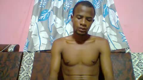 Snapshot of henriotflavien20 chatting on January 23, 4:41 am Adrian Honey online show from January 23, 4:41 am