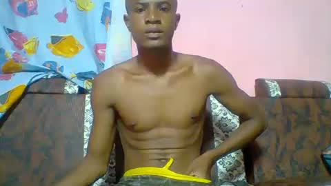 Snapshot of henriotflavien20 chatting on February 9, 4:14 am Adrian Honey online show from February 9, 4:14 am