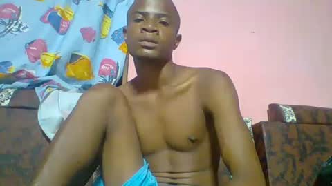 Snapshot of henriotflavien20 chatting on February 12, 5:15 am Adrian Honey online show from February 12, 5:15 am