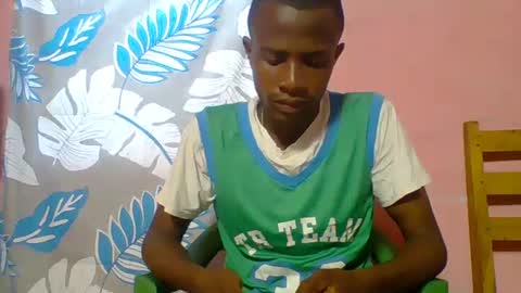 Snapshot of henriotflavien20 chatting on February 18, 4:37 am Adrian Honey online show from February 18, 4:37 am