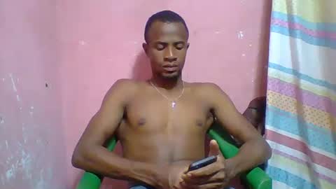 Snapshot of henriotflavien20 chatting on November 1, 2:02 am Adrian Honey online show from November 1, 2:02 am