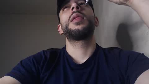 HenryAxe online show from May 22, 2:12 pm