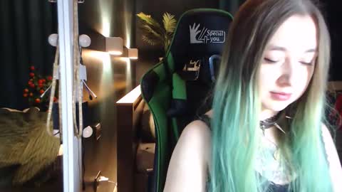 Snapshot of hentaishiing chatting on November 30, 4:11 pm Hentaishiing online show from November 30, 4:11 pm