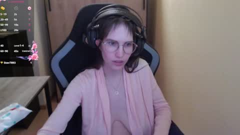 HeraLuna  online show from January 20, 11:10 pm