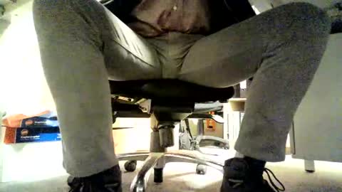 Snapshot of hering76 chatting on December 27, 8:13 am hering76 online show from December 27, 8:13 am