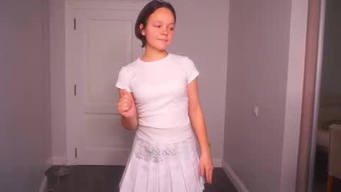 Snapshot of herminaabedi chatting on November 23, 11:54 am Hermina online show from November 23, 11:54 am