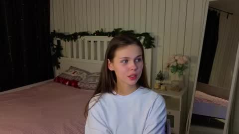 Nicole online show from March 19, 7:07 pm