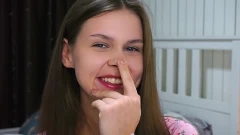 Nicole online show from April 17, 8:23 pm