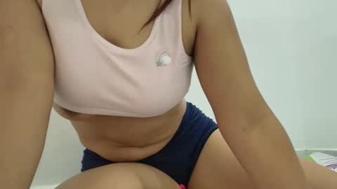 Charlotte Y Crystal online show from December 3, 5:22 pm