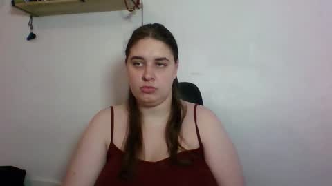hess_luna_ online show from October 7, 9:06 am