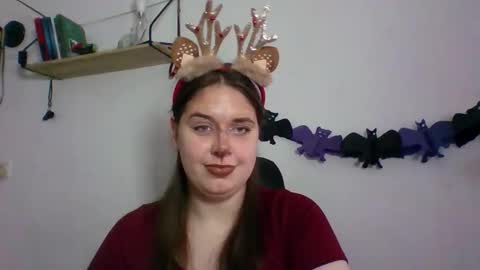 hess_luna_ online show from October 22, 9:09 am