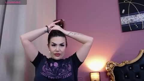 Snapshot of hessahessy chatting on February 17, 11:34 am Hessy online show from February 17, 11:34 am