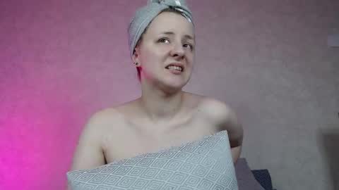 Snapshot of hesssa chatting on November 9, 3:10 pm Hesssa Prime time The broadcasts start at 3am and 3 pm London time online show from November 9, 3:10 pm