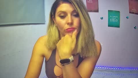 Snapshot of hestesiaxx chatting on September 10, 1:38 am Hestesiaxx online show from September 10, 1:38 am