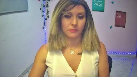 Hestesiaxx online show from April 10, 1:55 am