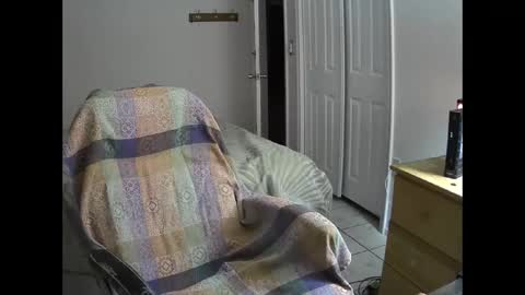 Snapshot of hewes1 chatting on January 16, 10:32 am hewes1 online show from January 16, 10:32 am