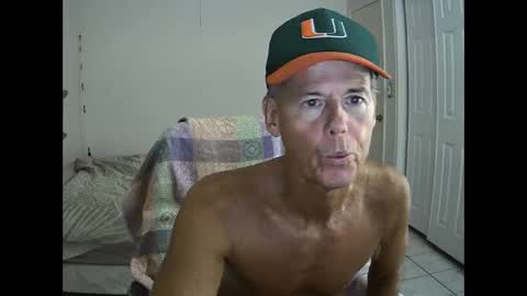 Snapshot of hewes1 chatting on September 20, 11:28 pm hewes1 online show from September 20, 11:28 pm