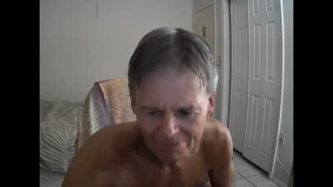 Snapshot of hewes1 chatting on October 1, 2:39 am hewes1 online show from October 1, 2:39 am