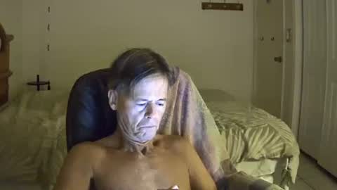 Snapshot of hewes1 chatting on December 15, 11:03 am hewes1 online show from December 15, 11:03 am