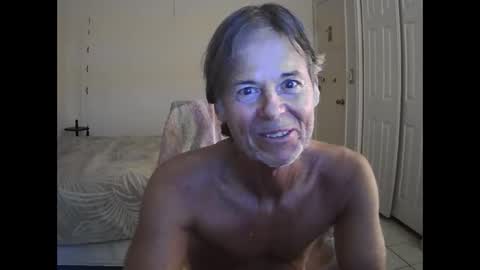 hewes1 online show from April 13, 11:43 pm