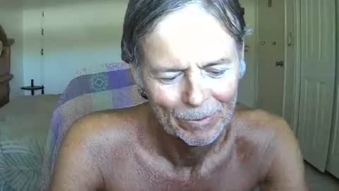 hewes1 online show from April 18, 7:07 pm