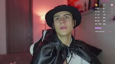 Snapshot of hey_cesard chatting on October 31, 11:28 pm hey_cesard online show from October 31, 11:28 pm