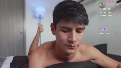 Snapshot of hey_cesard chatting on November 8, 5:34 pm hey_cesard online show from November 8, 5:34 pm