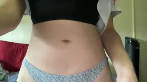 Snapshot of heybluebabe chatting on February 5, 8:35 pm Blue online show from February 5, 8:35 pm