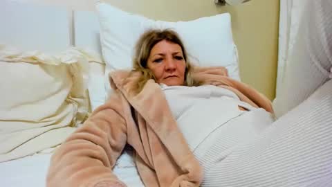 Heyheygrey online show from February 19, 1:51 am