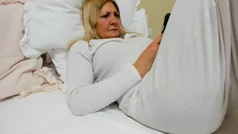 Heyheygrey online show from March 5, 2:01 pm