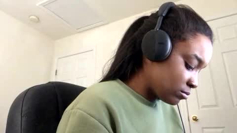 Snapshot of heyyou301990 chatting on December 1, 6:46 pm heyyou301990 online show from December 1, 6:46 pm