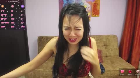 Snapshot of hi_allison chatting on November 28, 3:53 am Allison online show from November 28, 3:53 am